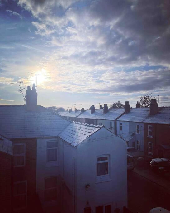 Chester/Handbridge Sleeps 9 + Netflix Hough Green ภายนอก รูปภาพ
